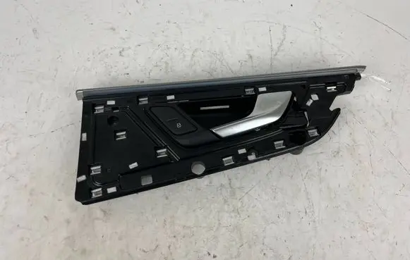 Audi Q7 4M Rear door interior handle trim 4M0839020D