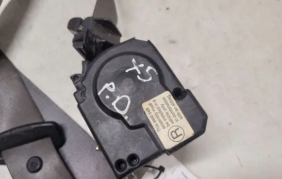 BMW X5 E53 Front seatbelt S2825897410