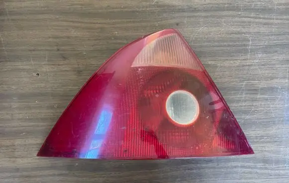 Ford Mondeo Mk III Rear/tail lights 1S7113405A