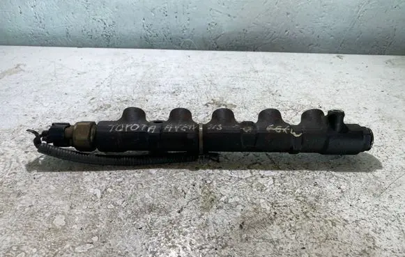 Toyota Avensis T220 Fuel main line pipe