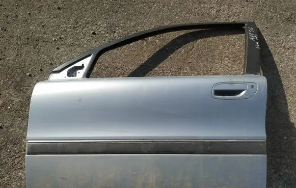 Volvo S80 Front door sidabrines