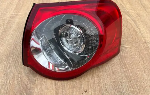 Volkswagen PASSAT B6 Rear/tail lights B867 06051910