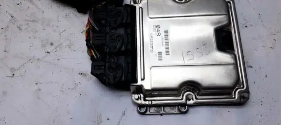 Volvo S40, V40 Engine control unit/module 0281010441 8200126494
