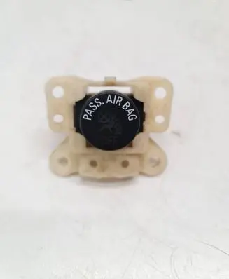Mitsubishi L200 Passenger airbag on/off switch 8150A006