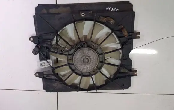 Honda FR-V Radiator cooling fan shroud