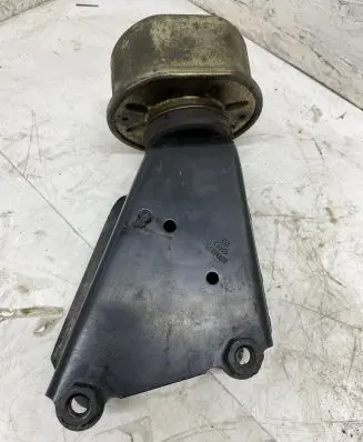 Volkswagen Multivan T4 Engine mount bracket 701199201