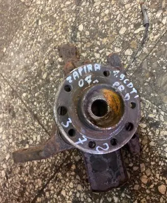 Opel Zafira B Front wheel hub