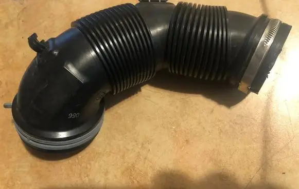 Volkswagen Tiguan Air intake duct part 5QA129654G