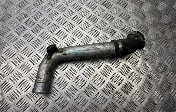 Audi Q7 4L Intercooler hose/pipe 7L8145946 7L8145942