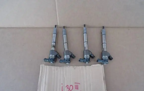 Hyundai i40 Fuel injector 0445110589