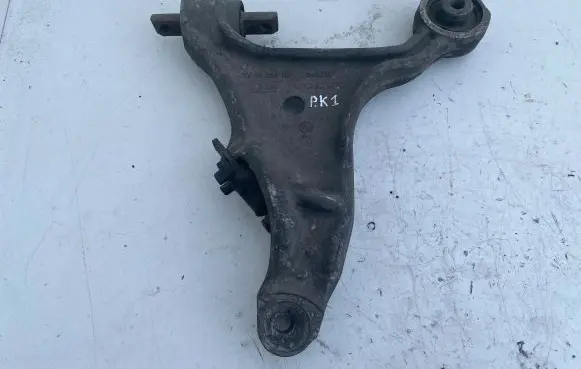 Volvo V70 Front lower control arm/wishbone 9492107