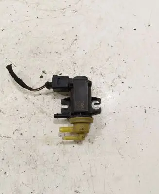 Volkswagen Touran I Turbo solenoid valve 1K0906627B 4011464A