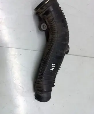 Volkswagen Jetta VI Intercooler hose/pipe 1K0145640R