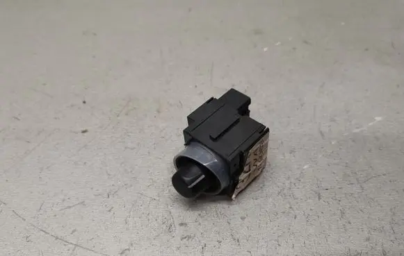 Subaru Legacy Wing mirror switch