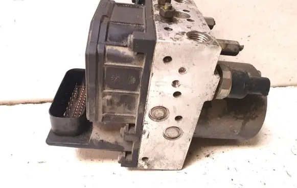 Toyota Corolla Verso AR10 ABS Pump 445400F010