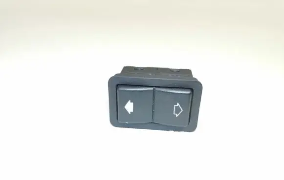 BMW 5 E39 Electric window control switch 8368974