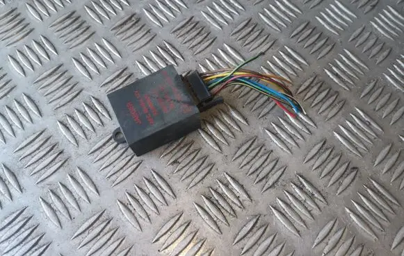Toyota Corolla Verso AR10 Tow bar trailer control unit/module 52400006 10R02100500