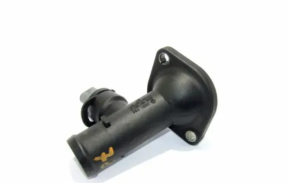Volkswagen Touran I Engine coolant pipe/hose 03G121121D