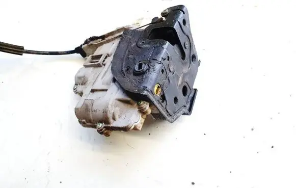 Seat Leon (1P) Rear door lock 1p0839015