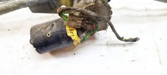 Volkswagen PASSAT B3 Wiper motor 0390241108 357955113C
