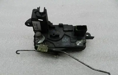 Opel Zafira B Front door lock 13220371