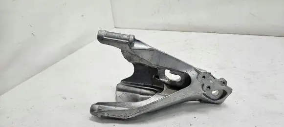 Volkswagen Transporter - Caravelle T6 Engine mounting bracket 7LA199370
