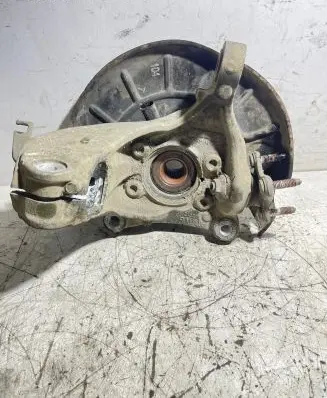 Volkswagen PASSAT B6 Front wheel hub RAU06