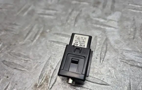 Skoda Octavia Mk3 (5E) AUX in-socket connector 5Q0035724