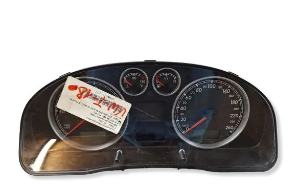 Volkswagen PASSAT B5 Speedometer (instrument cluster) 3B0920825A
