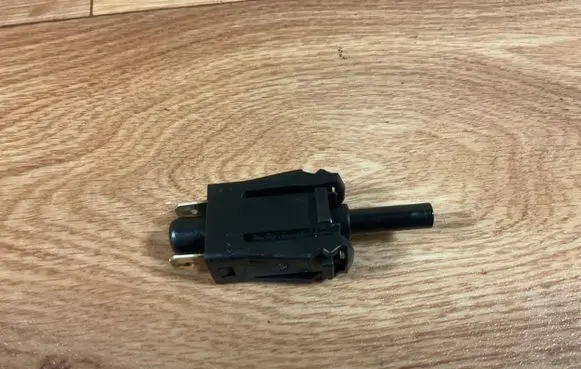 Mercedes-Benz B W245 Brake pedal sensor switch 0015458714