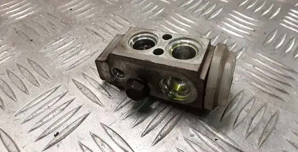 KIA Sportage Air conditioning (A/C) expansion valve T416230521
