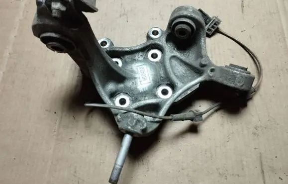 Honda Accord Rear wheel hub spindle/knuckle 595237