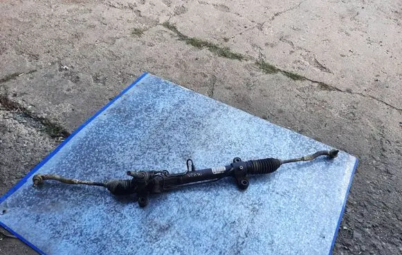 Toyota Corolla Verso E121 Steering rack 03ZE003