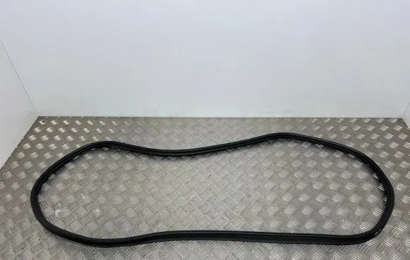 Suzuki Swift III Loading door rubber seal (on body) 