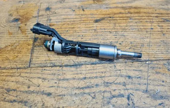 Fuel injector
