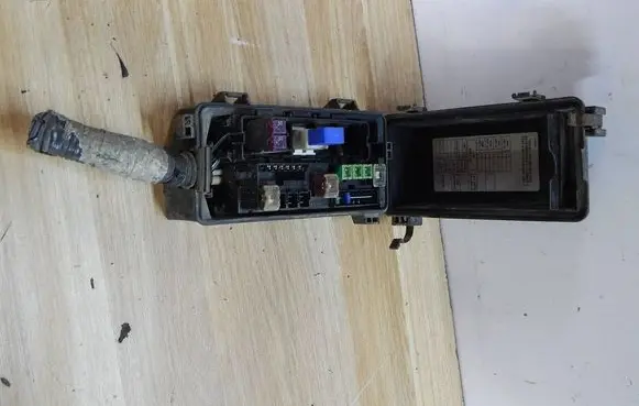 Nissan Cab Star Relay mounting block 