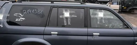Mitsubishi Montero Rear door