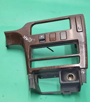 Subaru Legacy Radio/GPS head unit trim 