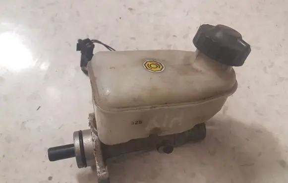 KIA Sorento Master brake cylinder