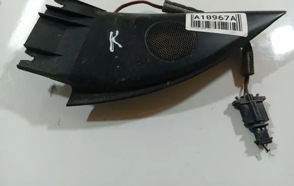 Volkswagen PASSAT B5 Front door speaker 3B0837985