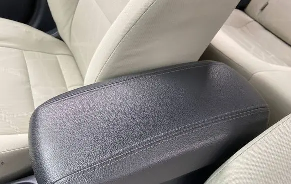 KIA Rio Armrest