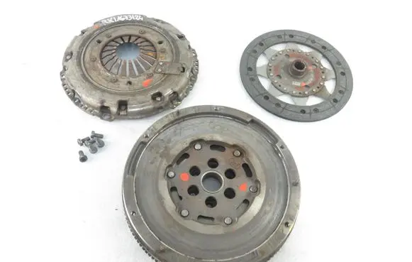 Peugeot 308 Dual mass flywheel 9801995280