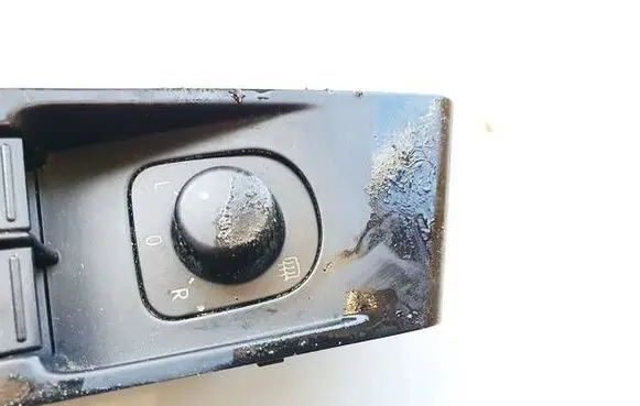 Volkswagen PASSAT B7 Wing mirror switch 1K0959565K