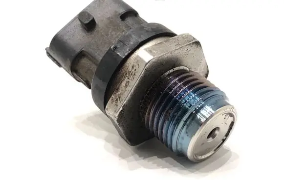 Opel Corsa D Fuel pressure sensor 0281002903