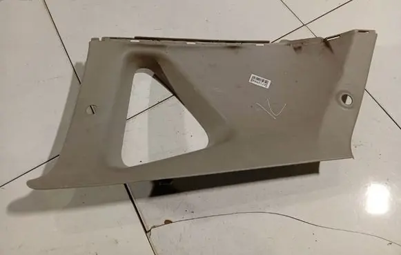 Toyota Corolla Verso AR10 (D) pillar trim (bottom) 624800F010