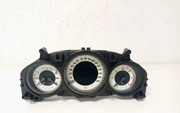 Mercedes-Benz C W204 Speedometer (instrument cluster) A2049004508