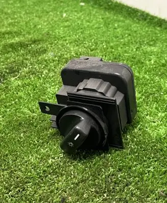 Mercedes-Benz A W169 Light switch 1695452204 32220202 0341131