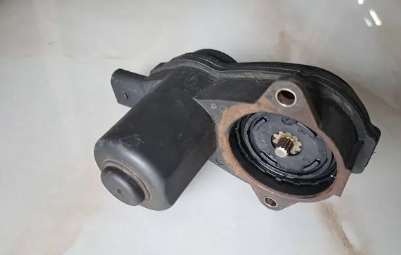 Audi A4 S4 B8 8K Rear brake caliper 32335478