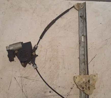 Mazda 3 I Front door window regulator motor GJ6A5958X CM011760 TD775416