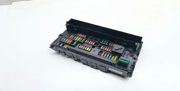BMW 5 F10 F11 Fuse module 9234421